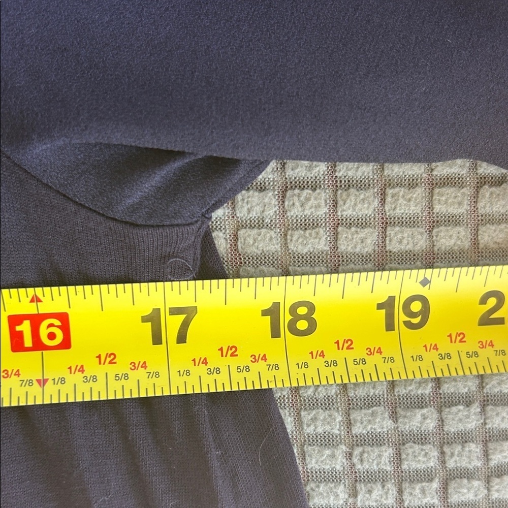 Navy on/off shoulder Top - Picture 5 of 7
